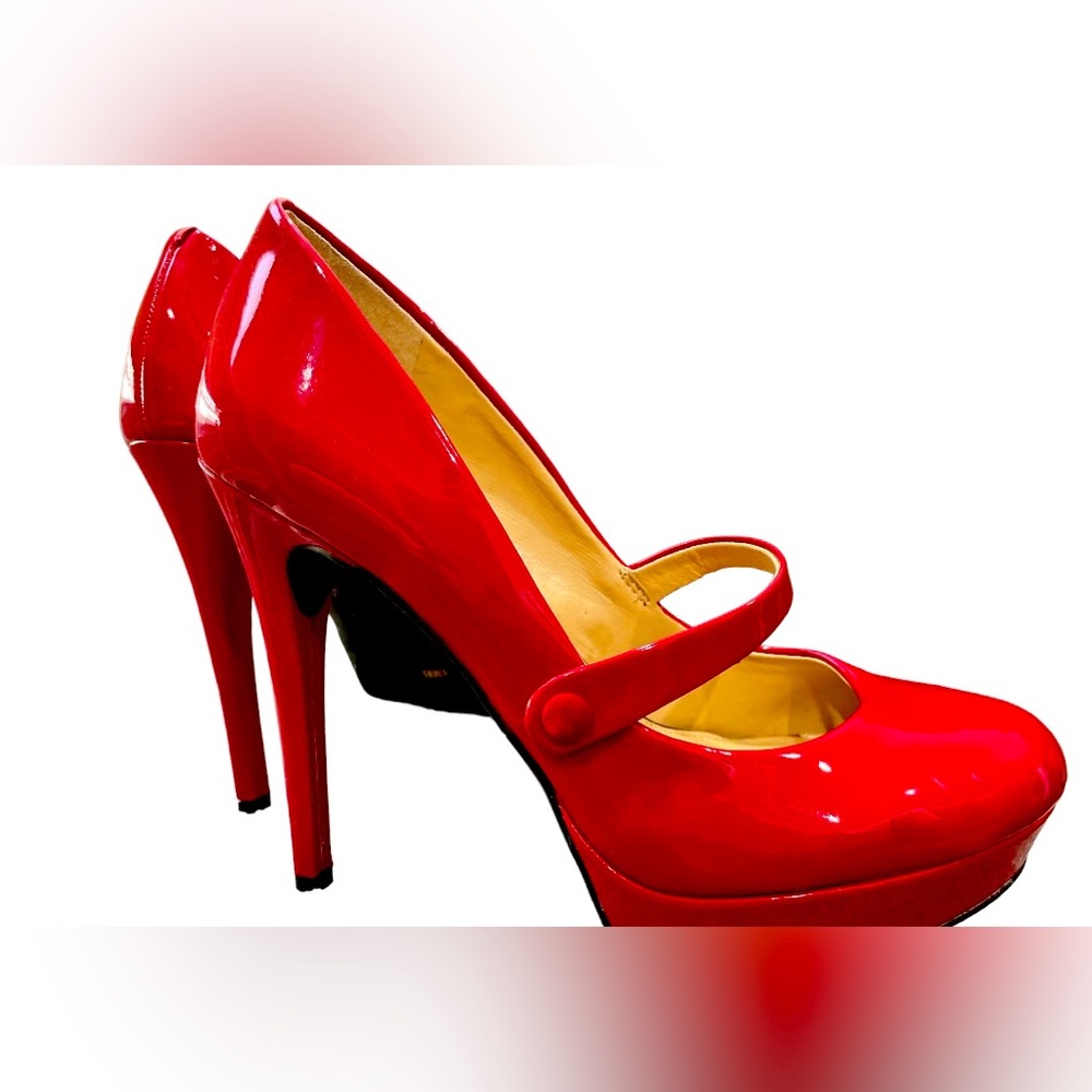 Jessica Simpson patent platform heels